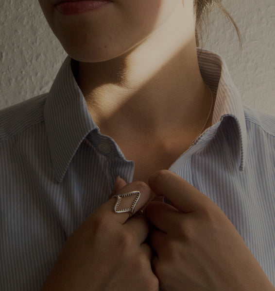 Raja Ampat Jaw Ring | Sterling Silver - White Rhodium - JOULALA